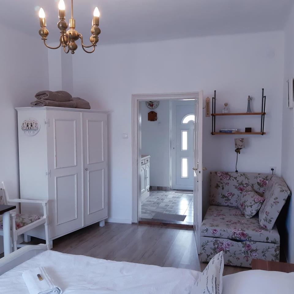 Edina Vintage Vendeghaz Apartment Mosonmagyaróvár Exterior foto